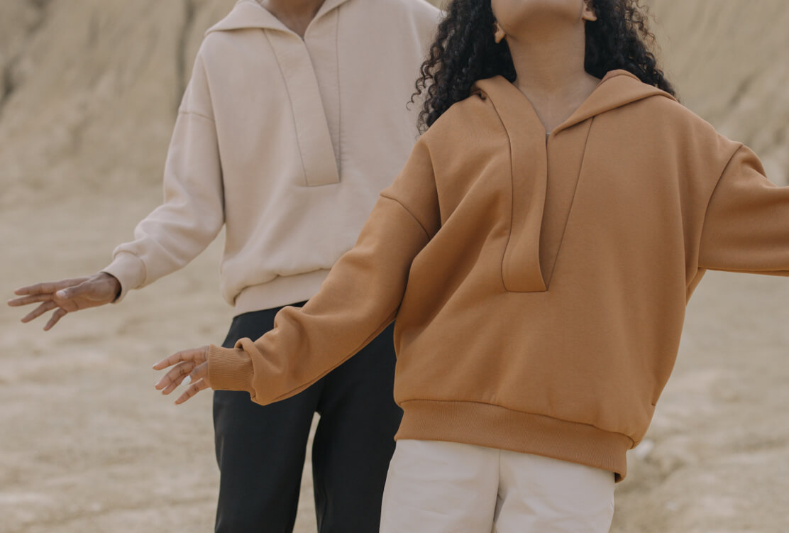 Connect to the desert fashion with beige, brown, and everything in between